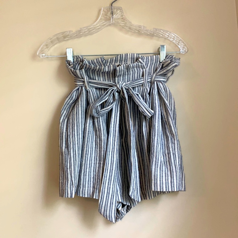 Highwaisted flowy shorts